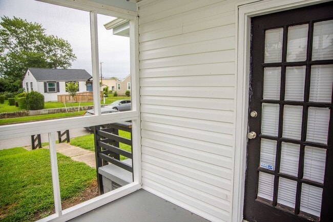 Building Photo - Newly Renovated 1/2 Off 1st Month!