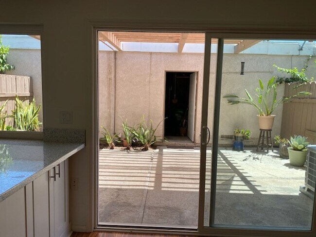Building Photo - **Coming Soon** Modern Irvine Townhome in ...