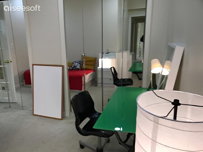 Unit # 1 - 5102 Warren Plz NW