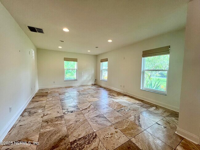Building Photo - 101 Sanchez Ct