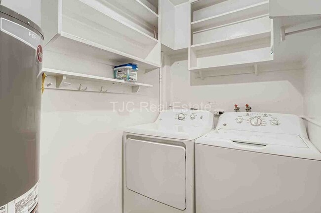 Building Photo - 429 Harrison St