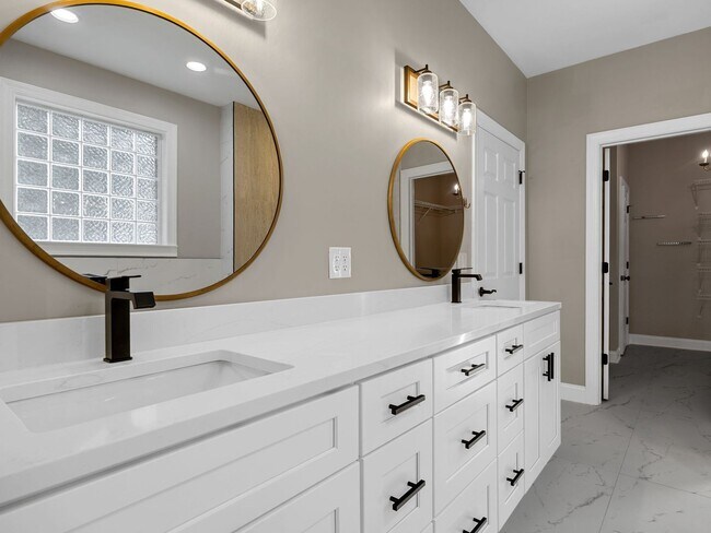 Building Photo - 708 Symmetry Ct