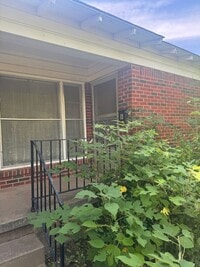 Building Photo - Located in Avondale 2bedrooms 1bathroom