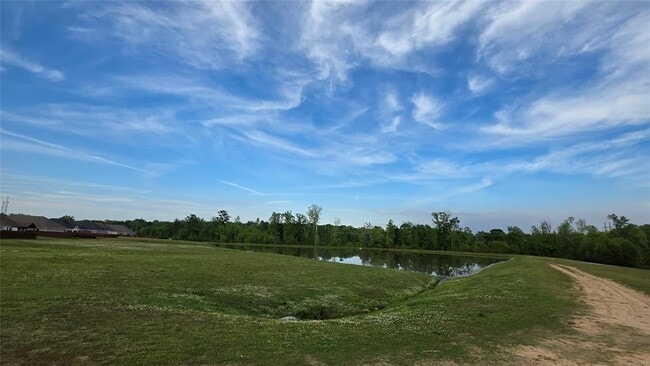 Building Photo - 656 Riverdale Dr.