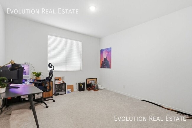 Building Photo - 5532 W Coplen Farms Rd