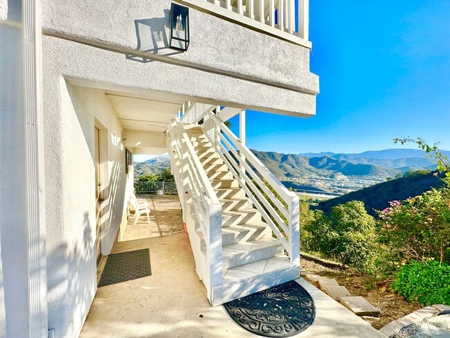 Building Photo - Beautiful, Shorter-Term, Fully Furnished Upstairs Guest Home, on Secluded Hilltop Property with M...