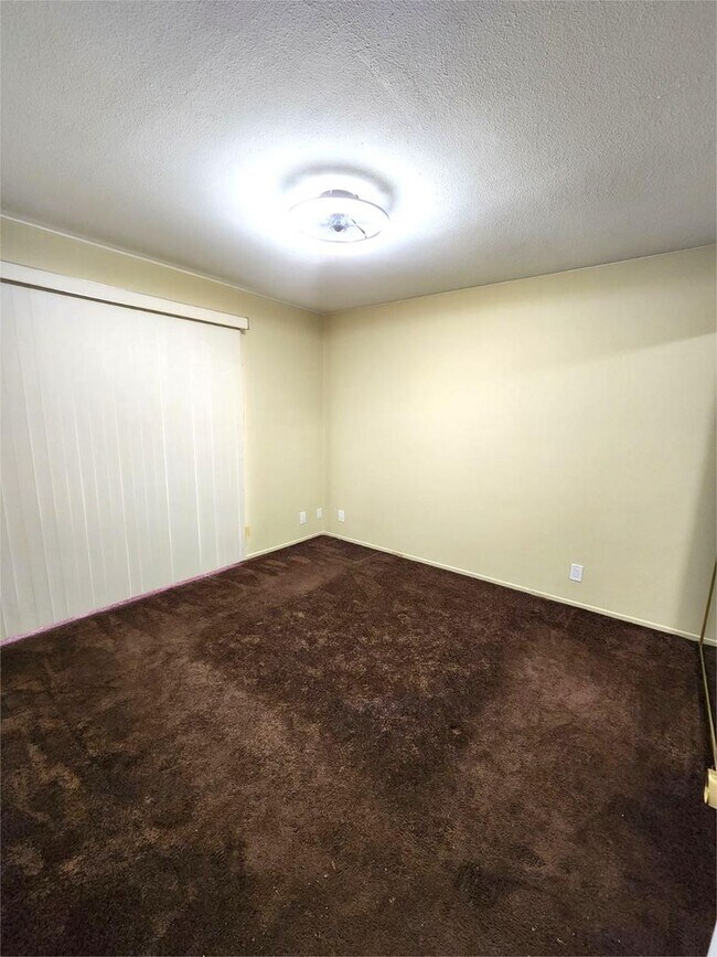 Building Photo - Updated 3 Beds, 2 Baths, 1,720 Sq Ft Home ...