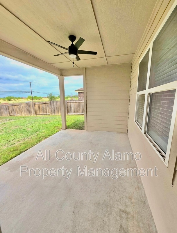 Building Photo - 12818 Cedarcreek Trl