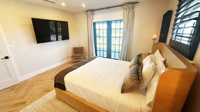 Building Photo - 4312 NE 22nd Ave