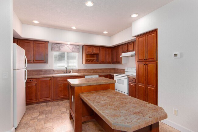 Building Photo - **Coming Soon** 3 Bed 2 Bath Manufactured Home on Acreage west of Spokane 12 minutes