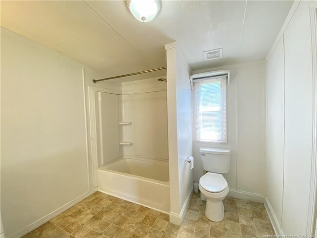 Building Photo - 43 Englewood Cir