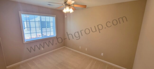 Building Photo - Sun Pointe Village Condo