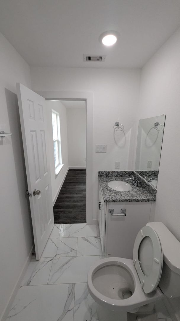 Building Photo - ? Your Houston Dream Home – 3 Beds & 2.5 B...