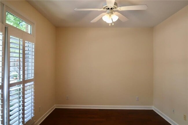 Building Photo - 515 Village Arbor Park NW