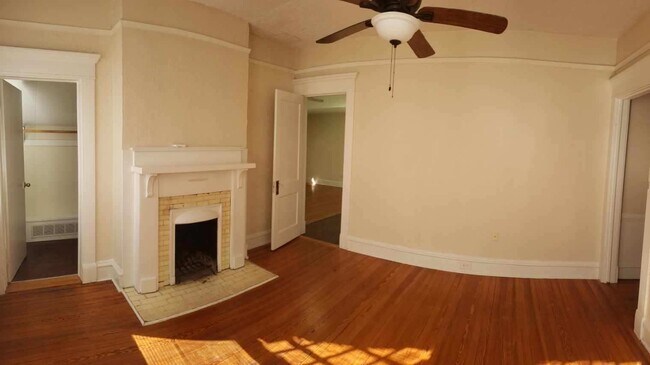 Building Photo - 867 Rosedale Rd NE