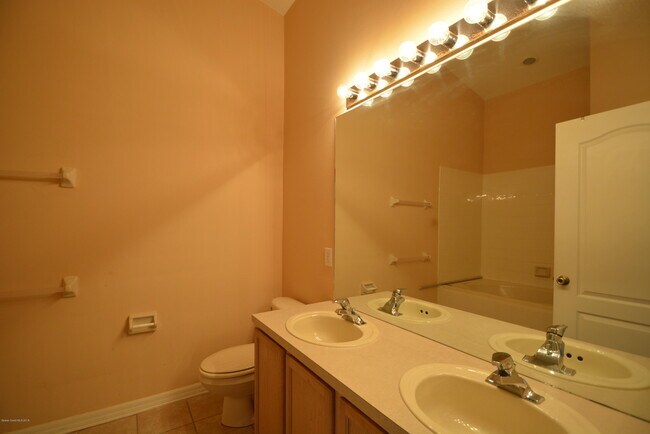 Building Photo - 531 Steeplechase Ln