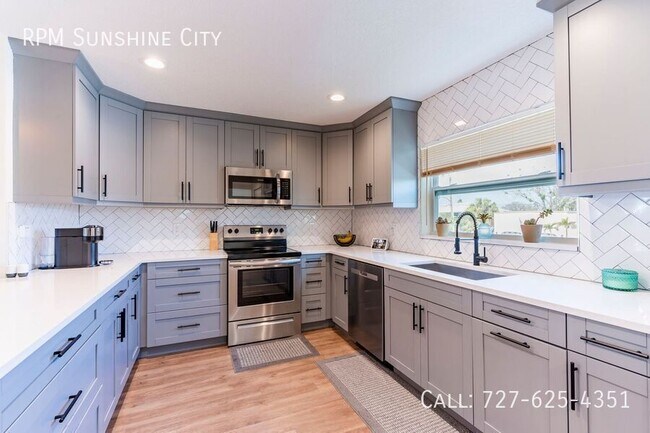 Building Photo - 429 137th Ave Cir