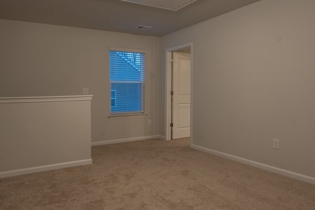 Building Photo - 133 Gervais Cir