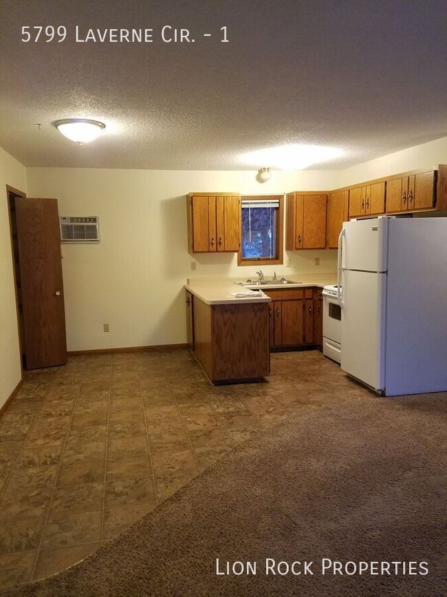 Building Photo - Two Bedroom in Baxter with Garage Included...