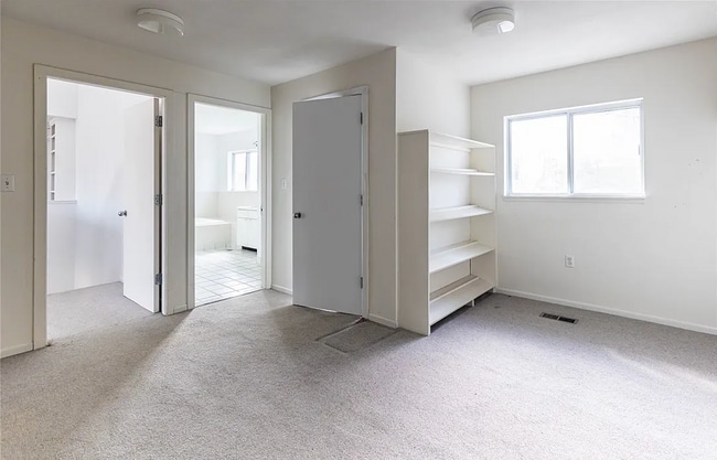 Building Photo - 7520 Spectrum Way