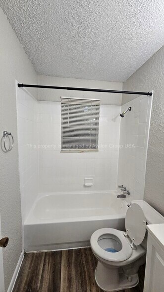 Building Photo - 9658 Gibson Ave