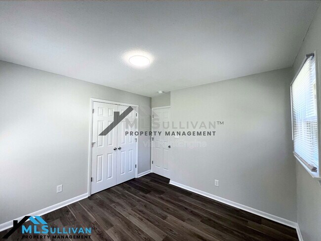 Building Photo - 200 Infinity Rd