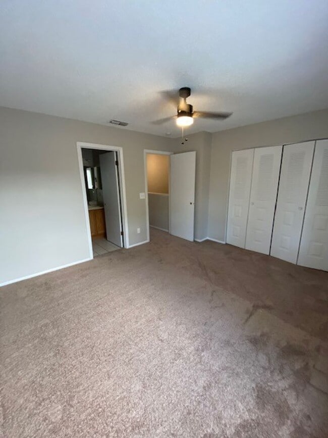 Building Photo - Daytona Beach 2/2.5 townhome