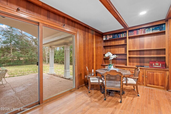 Building Photo - 2102 Northfield Dr