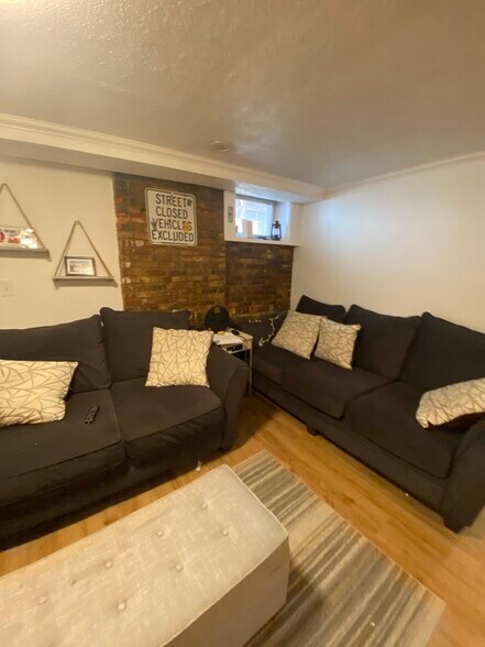 Building Photo - 145 Endicott St