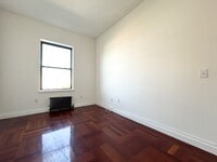Building Photo - 607 W 137th St