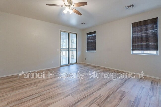 Building Photo - 329 S 172nd Dr