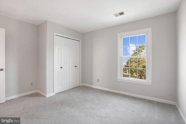 Building Photo - 7329 Fleetwood Ct