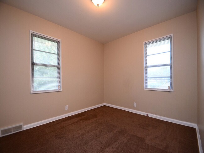 Building Photo - 4915 Mayberry St