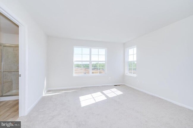Building Photo - 450 Seeback Dr