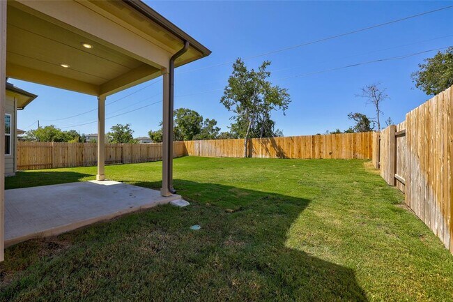 Building Photo - 117 Fairmeadow Downs Dr