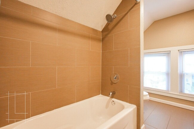 Building Photo - 1286 N 4th St