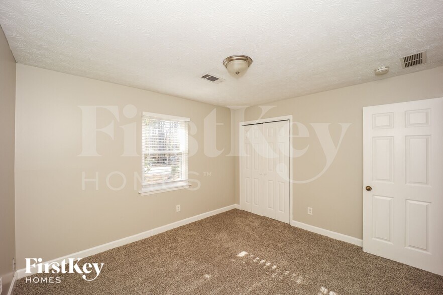 Building Photo - 5008 Springtree Ct