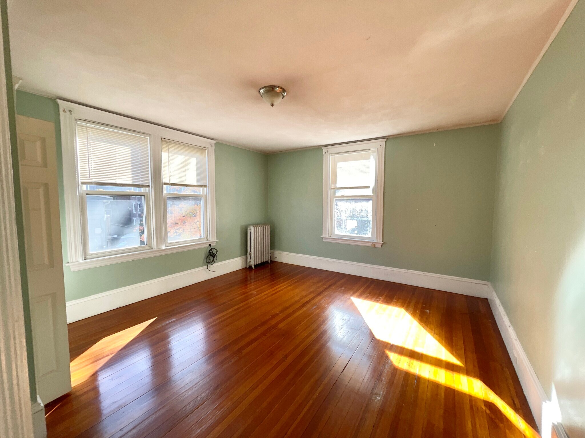 Building Photo - 148 Strathmore Rd