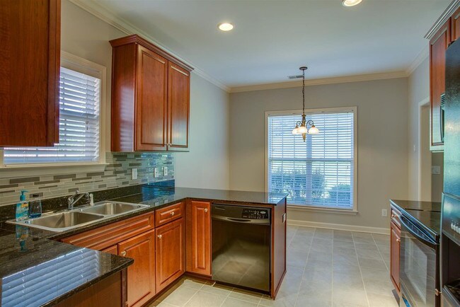 Large Eat-In Kitchen - 7111 Sunrise Cir
