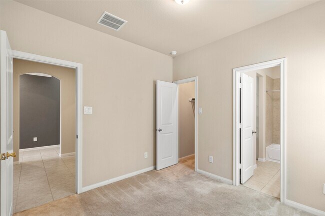 Building Photo - 15714 Highlands Cove Dr