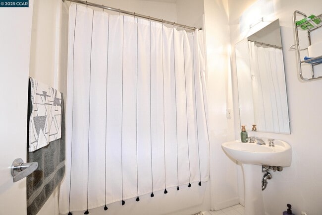 Building Photo - 45 Iron Horse Ln