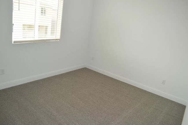 Building Photo - 2447 Quesada Dr
