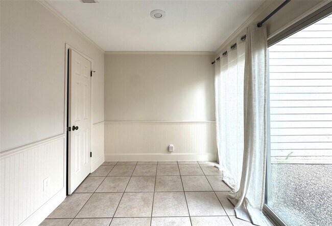 Building Photo - 1083 Country Pl Dr