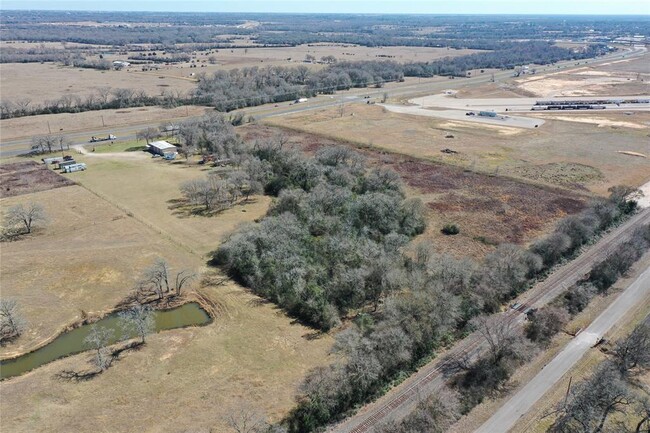 Building Photo - 24097 Hwy 6