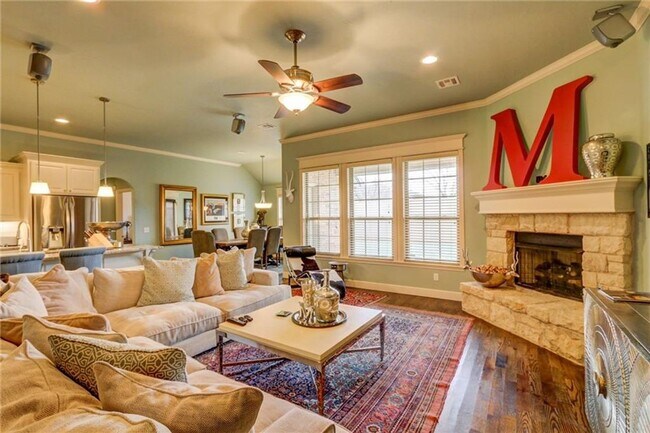 Building Photo - Stunning Edmond Home- Regency Pointe-Neigh...