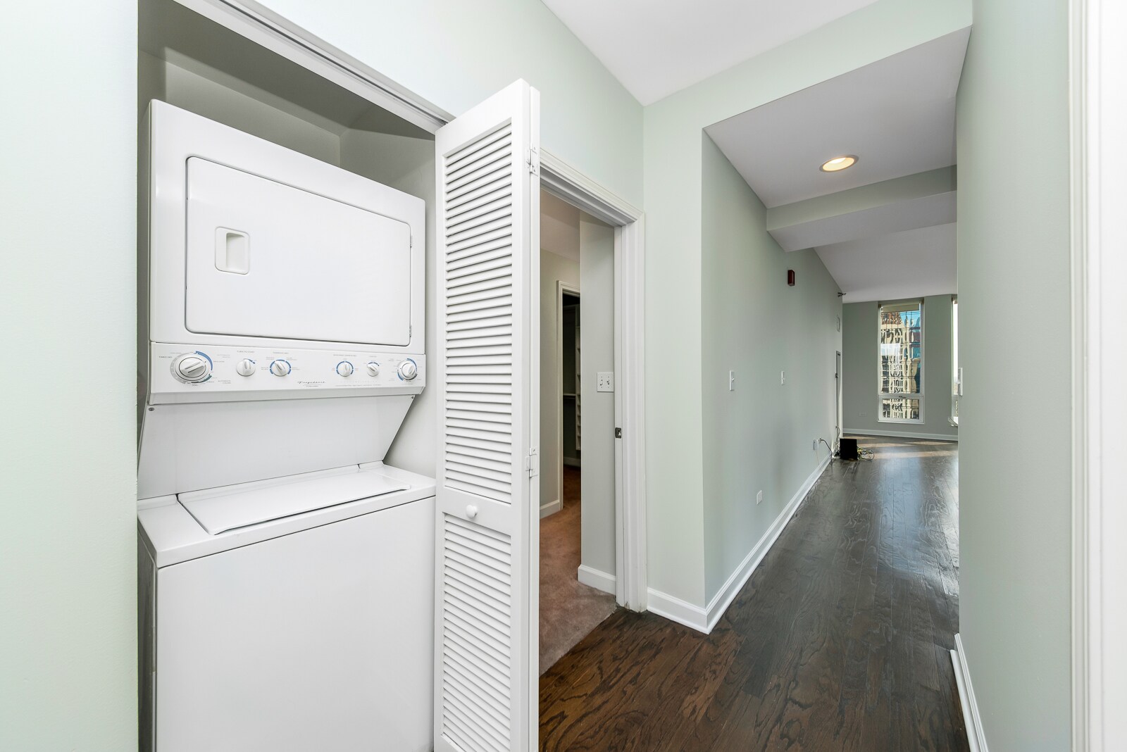 Building Photo - 1250 S Michigan Ave