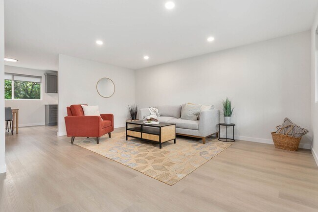 Building Photo - Quelch Apartments