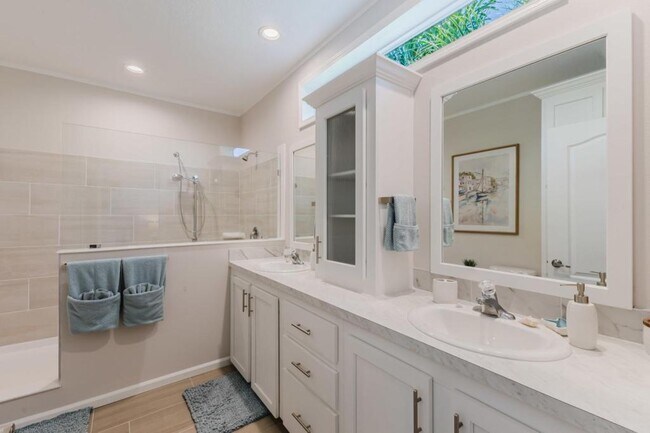 Building Photo - 11596 Palm Dr