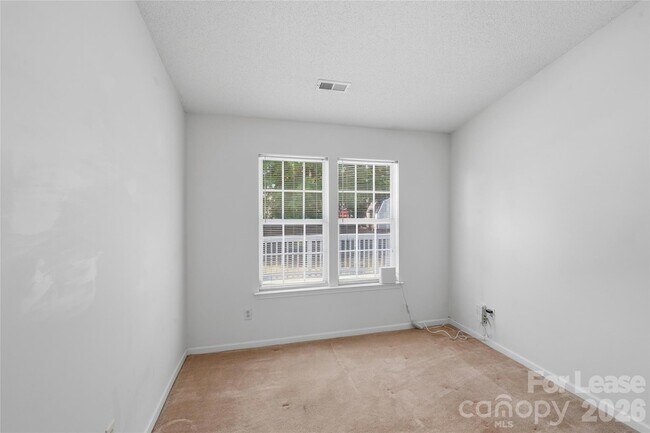 Building Photo - 9740 Veronica Dr