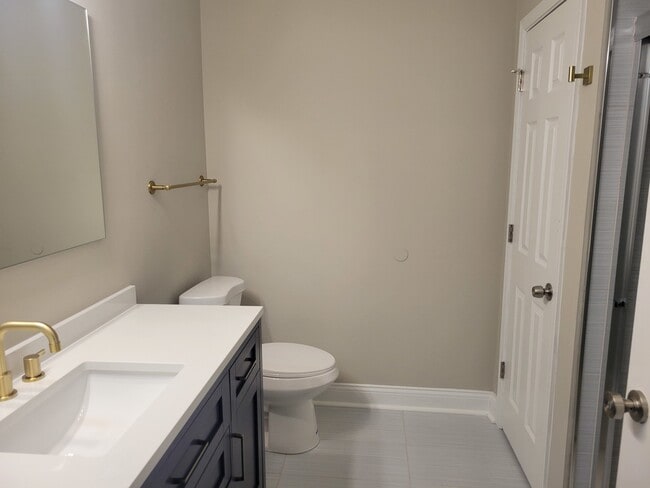 Building Photo - 817 S Kedzie Ave